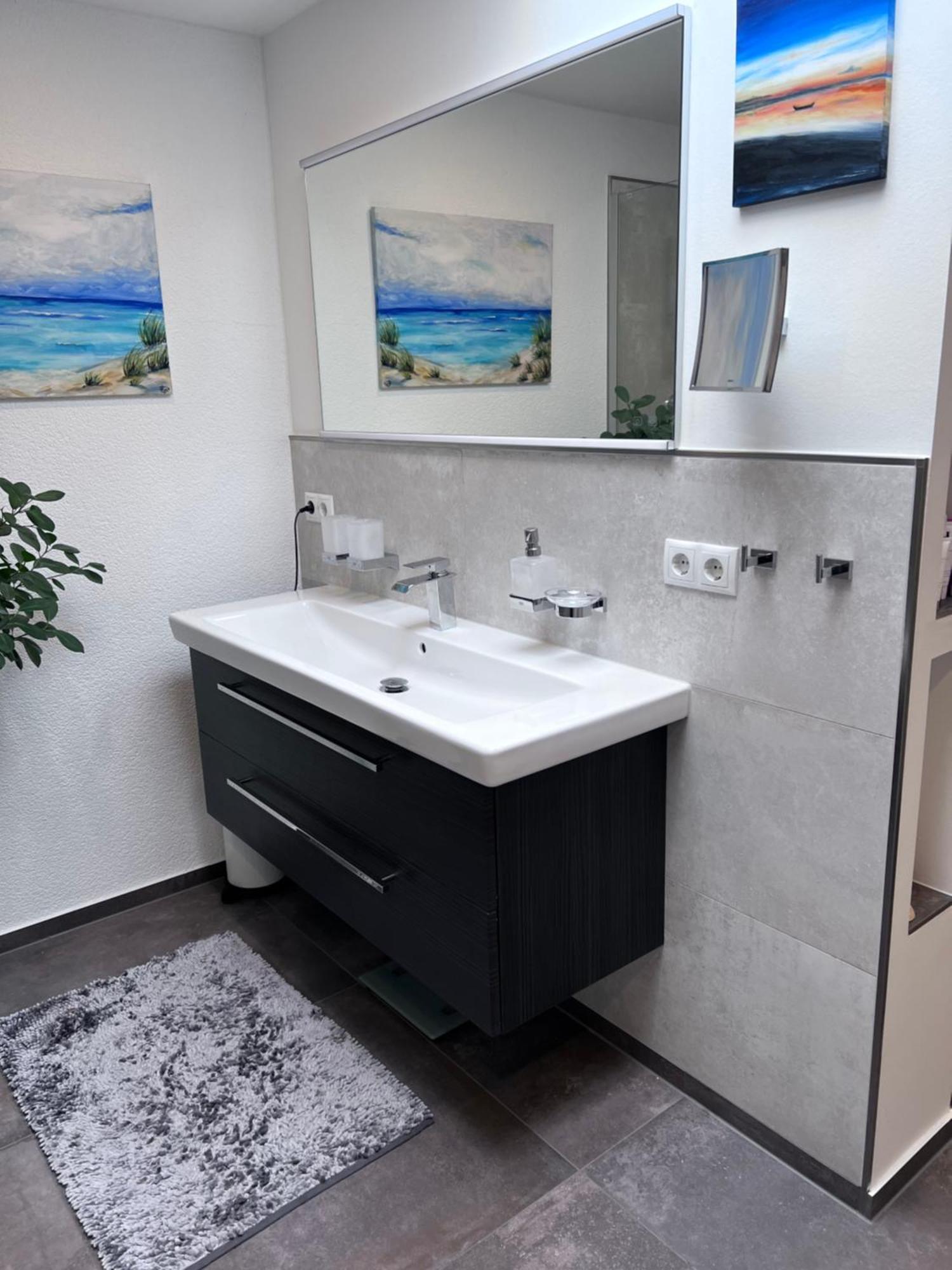 Zwischen Wald Und Wasser Mit Grossem Wasserbett & E-kamin Berlim
